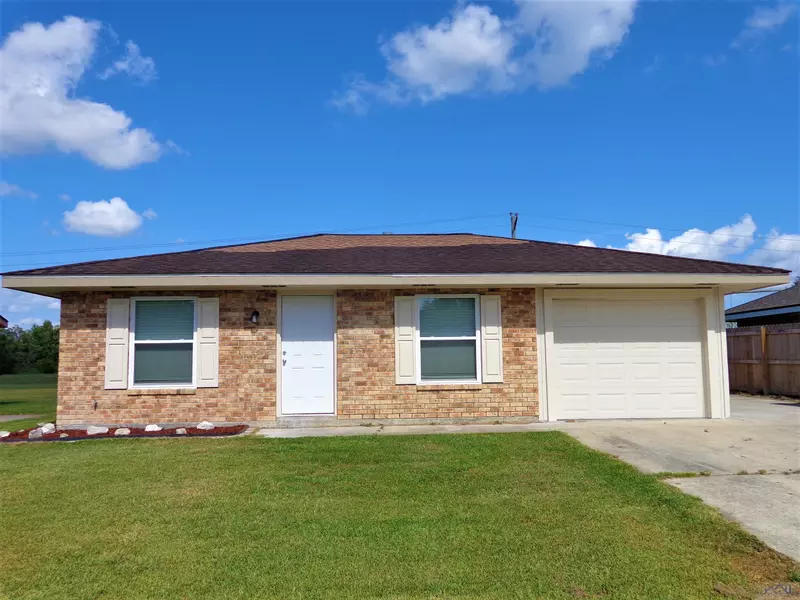 306 CYPRESS VILLAGE DR, Houma, LA 70360