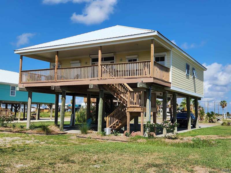 227 W CENTRAL AVE, Grand Isle, LA 70358