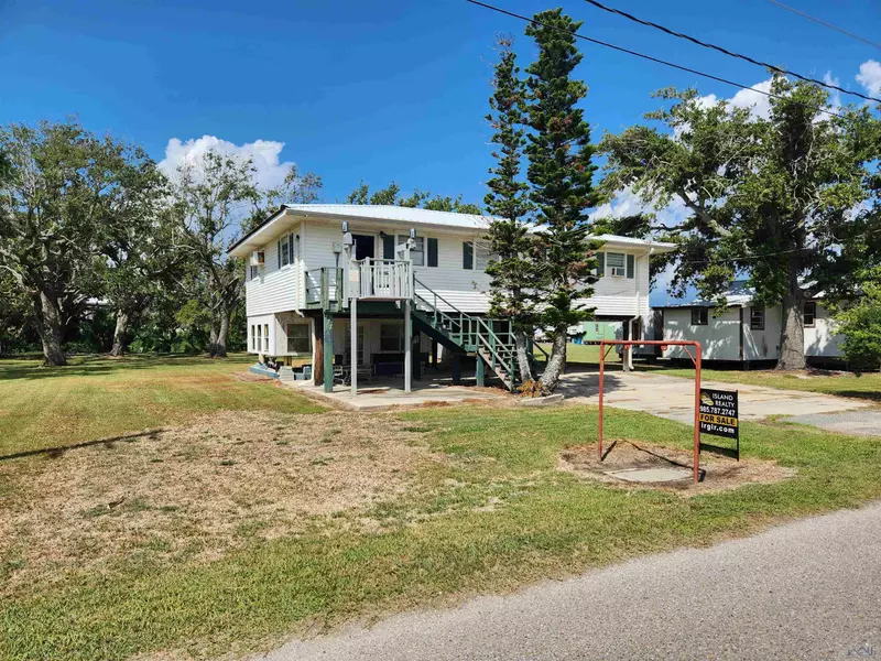 177 OAK LN, Grand Isle, LA 70358