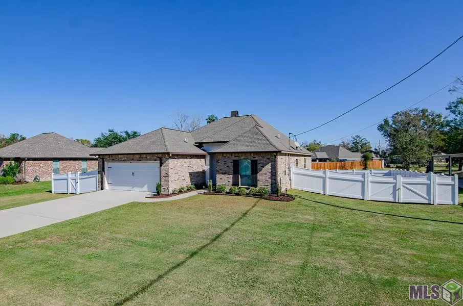 7475 WOODLAND TRACE CT, Sorrento, LA 70778