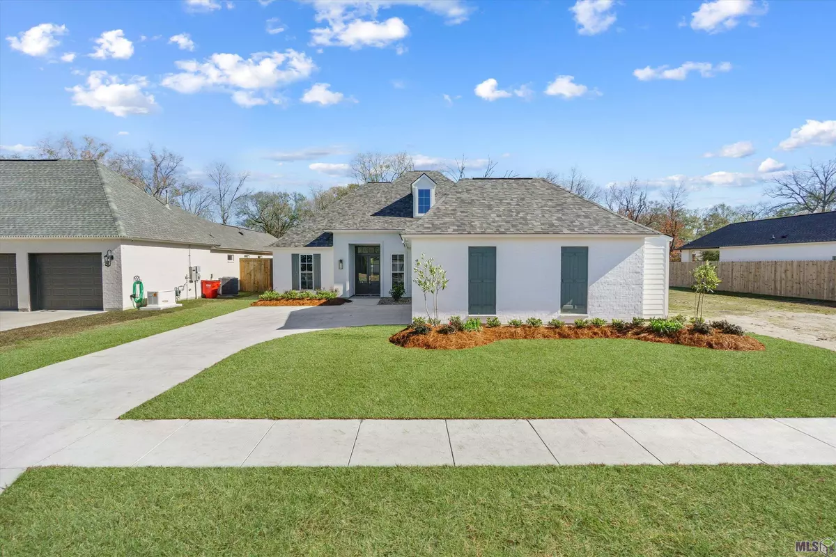 Prairieville, LA 70769,17420 LIONS EAR LN