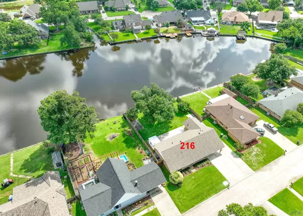 Houma, LA 70360,216 LAKE CRESCENT CIRCLE