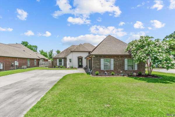 13238 BABIN ESTATES DR,  Gonzales,  LA 70737