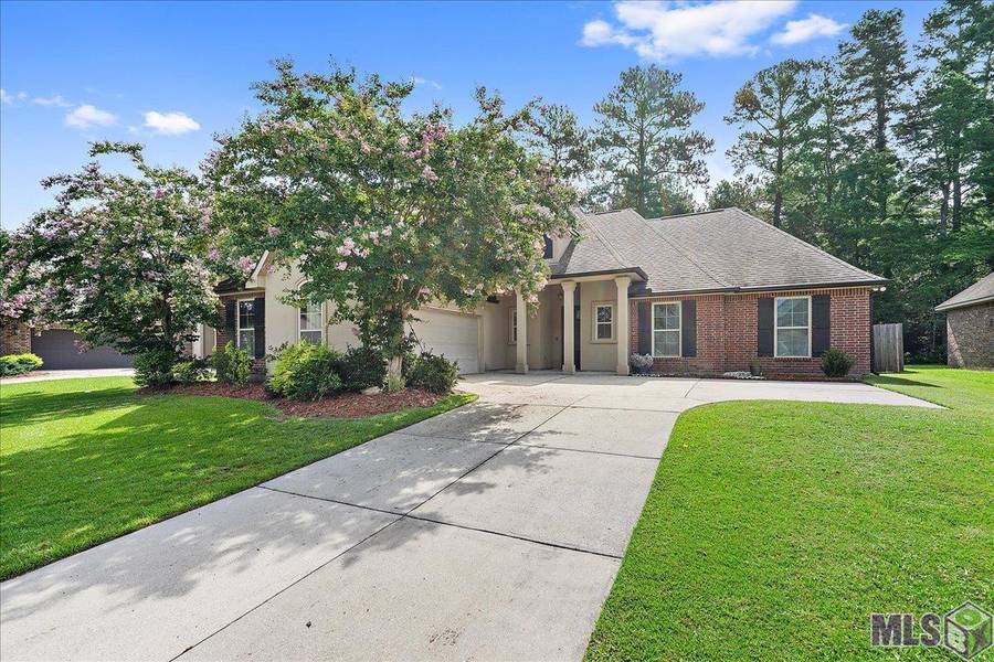 4923 HARBOR LN, Greenwell Springs, LA 70739