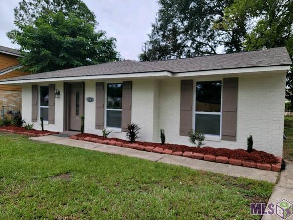 1519 AVENUE G,  Port Allen,  LA 70767