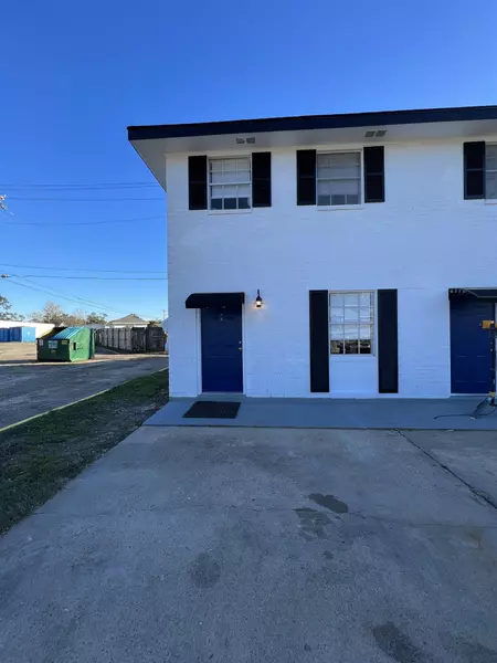 2121 BAYOU BLACK DR, Houma, LA 70360