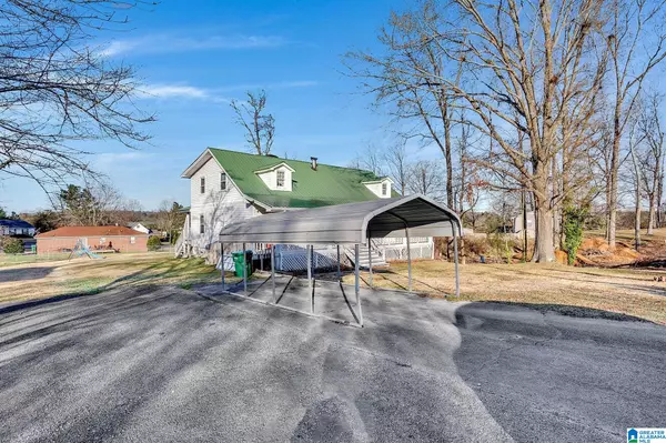 Oneonta, AL 35121,699 WOODLAND DRIVE