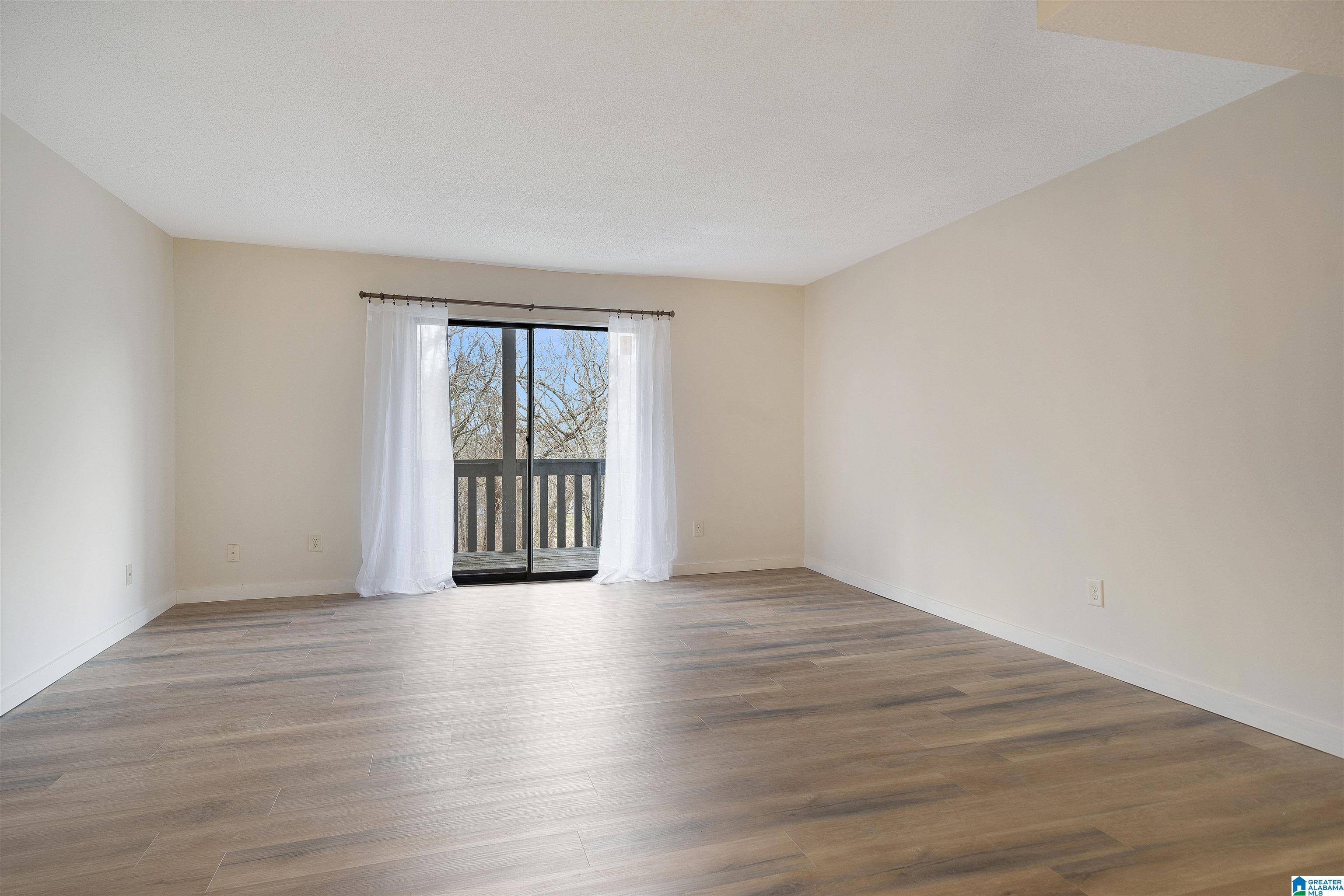 Homewood, AL 35216,1008 WOODLAND VILLAGE #1008