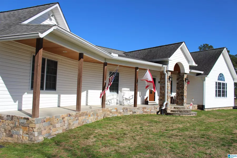 975 COUNTY ROAD 1684, Holly Pond, AL 35083