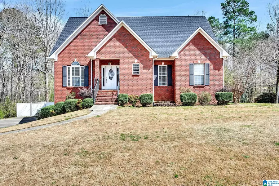 158 CLUSTER SPRINGS CIRCLE, Gardendale, AL 35071