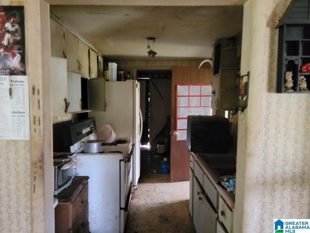 862 HILLVIEW DRIVE, Bessemer, AL 35023
