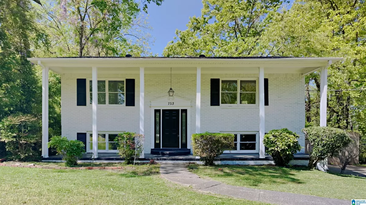 Birmingham, AL 35235,753 VAUGHN CIRCLE