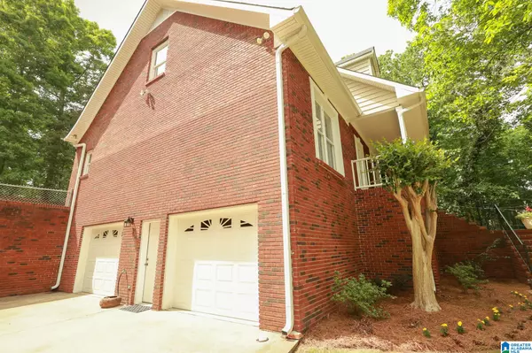 Hoover, AL 35244,1806 CEDARWOOD LANE