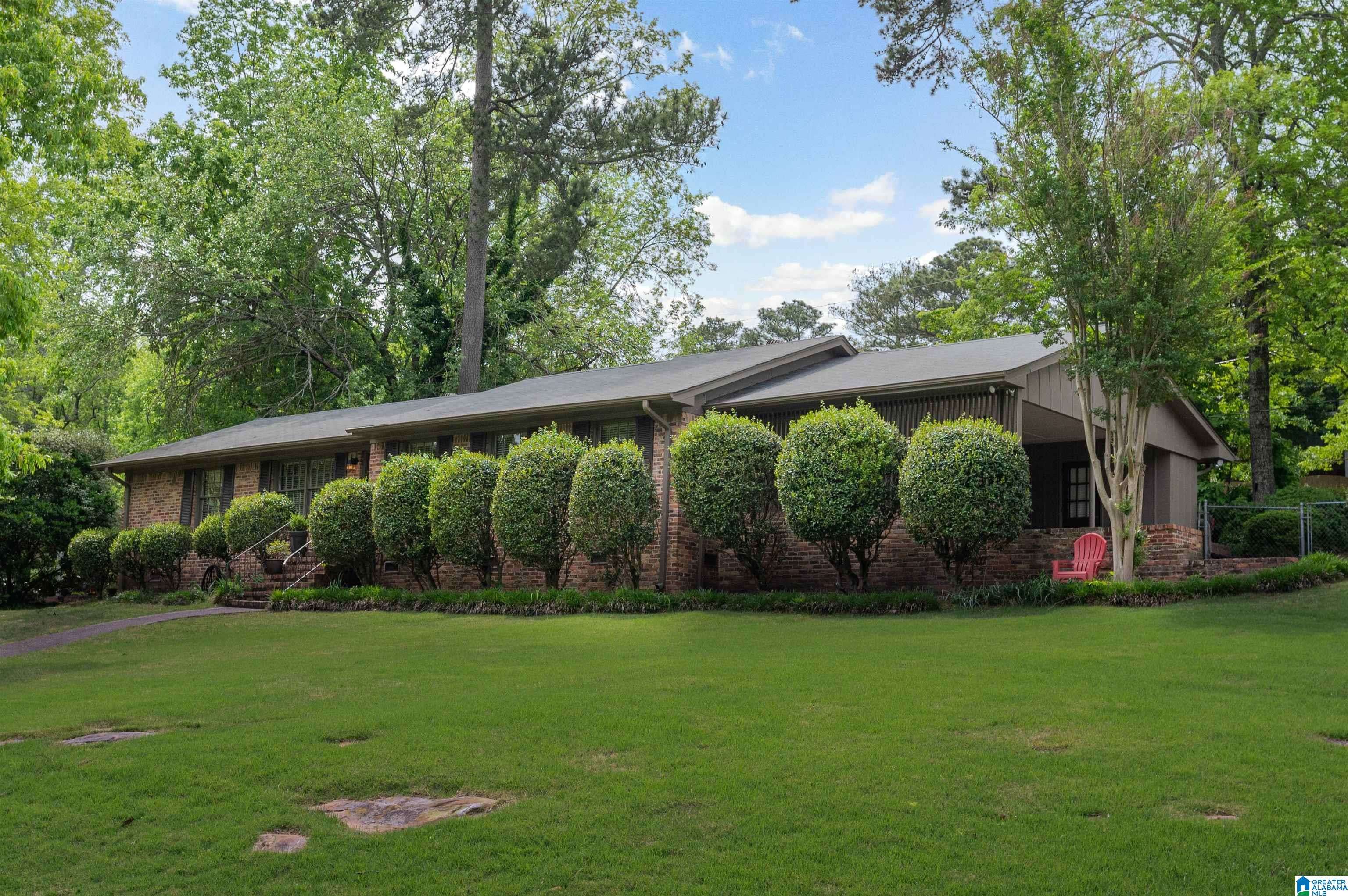 Vestavia Hills, AL 35216,2236 PINE CREST DRIVE