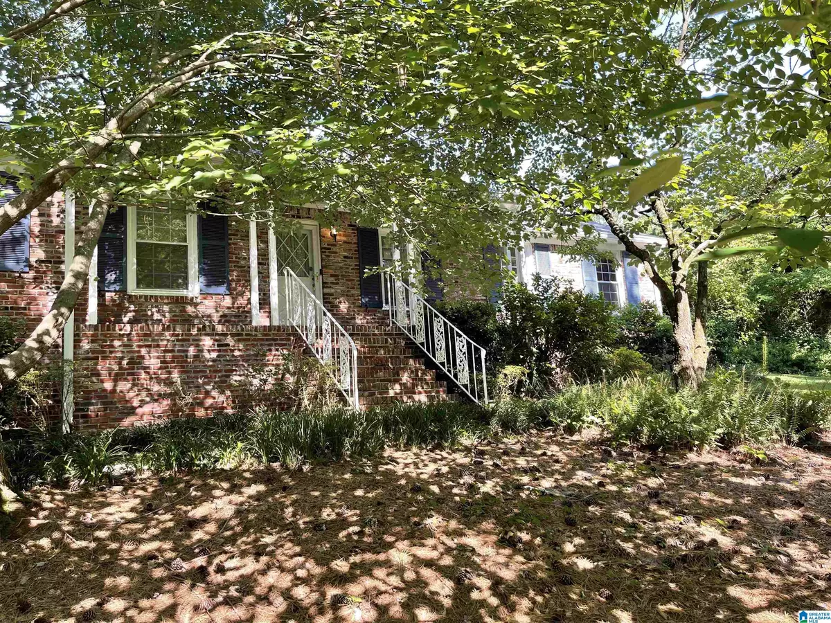 Mountain Brook, AL 35216,2725 CHEROKEE COURT