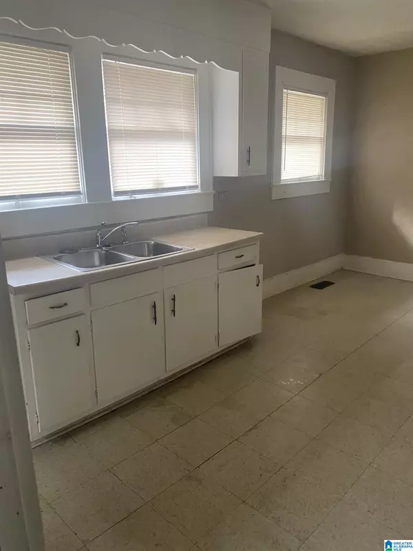 Birmingham, AL 35208,1707 WARRIOR ROAD