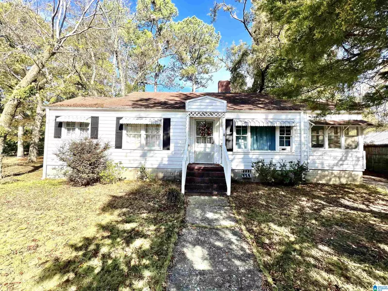 102 E STERRETT STREET, Columbiana, AL 35051