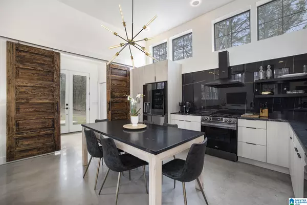 Trussville, AL 35173,5305 KIRBY LANE