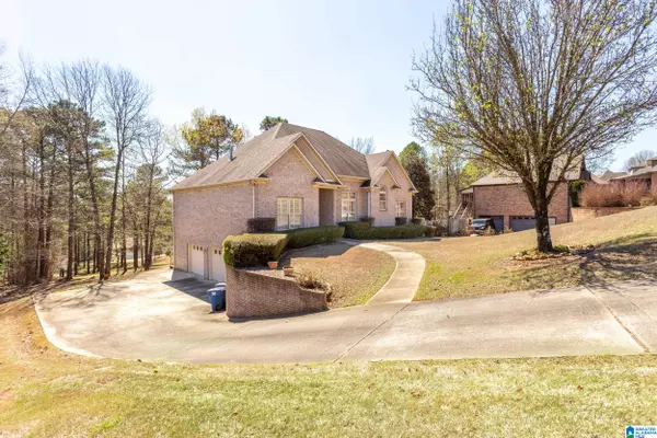 Trussville, AL 35173,8567 CARRINGTON LAKE CREST