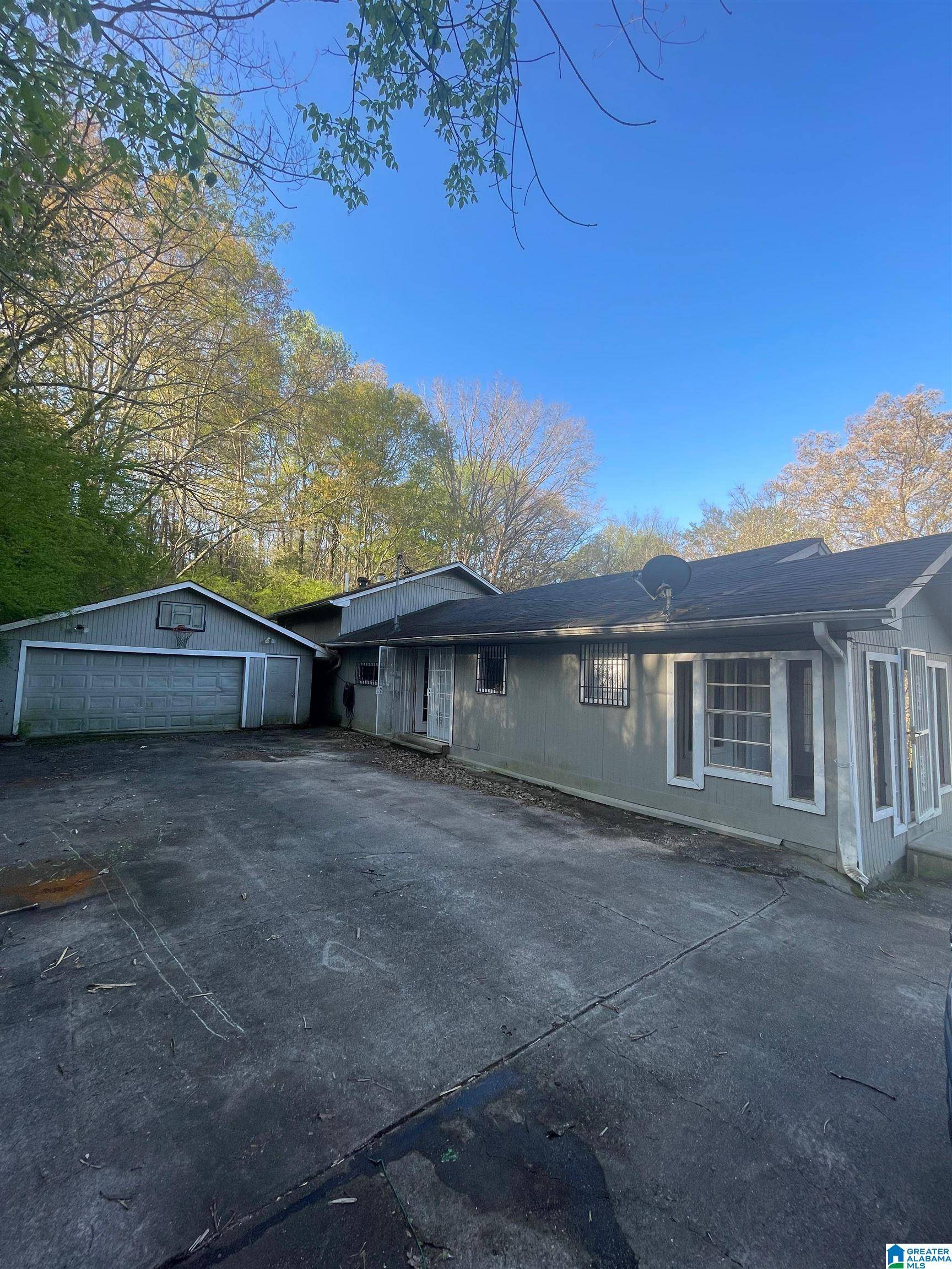 Bessemer, AL 35022,927 CUNNINGHAM AVENUE