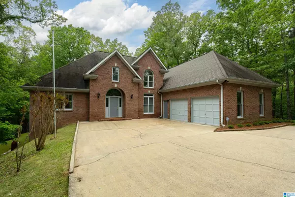 216 MOSS BEND DRIVE, Helena, AL 35080