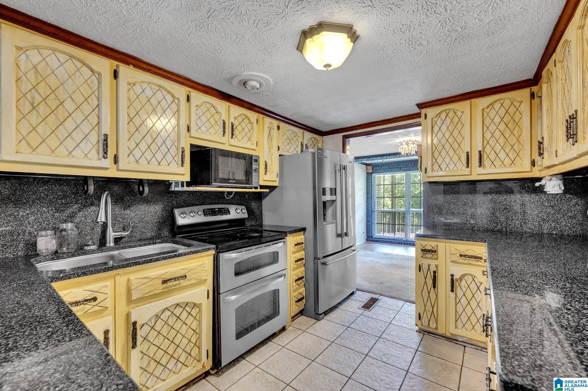 Remlap, AL 35133,140 LAYFIELD DRIVE