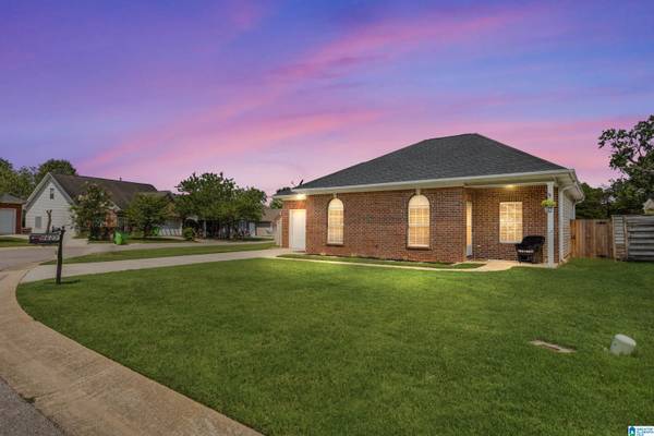 8627 CEDAR SPRINGS CIRCLE, Leeds, AL 35094