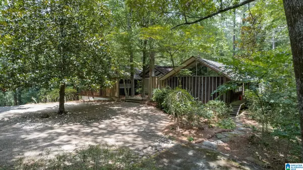 Mountain Brook, AL 35243,4212 OLD BROOK TRAIL