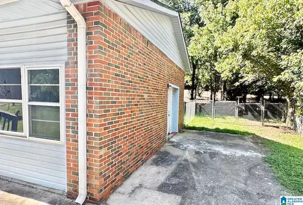 Birmingham, AL 35217,1709 GASTON CIRCLE