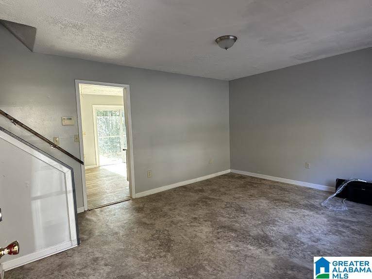 Roanoke, AL 36274,925 CRESTWOOD DRIVE
