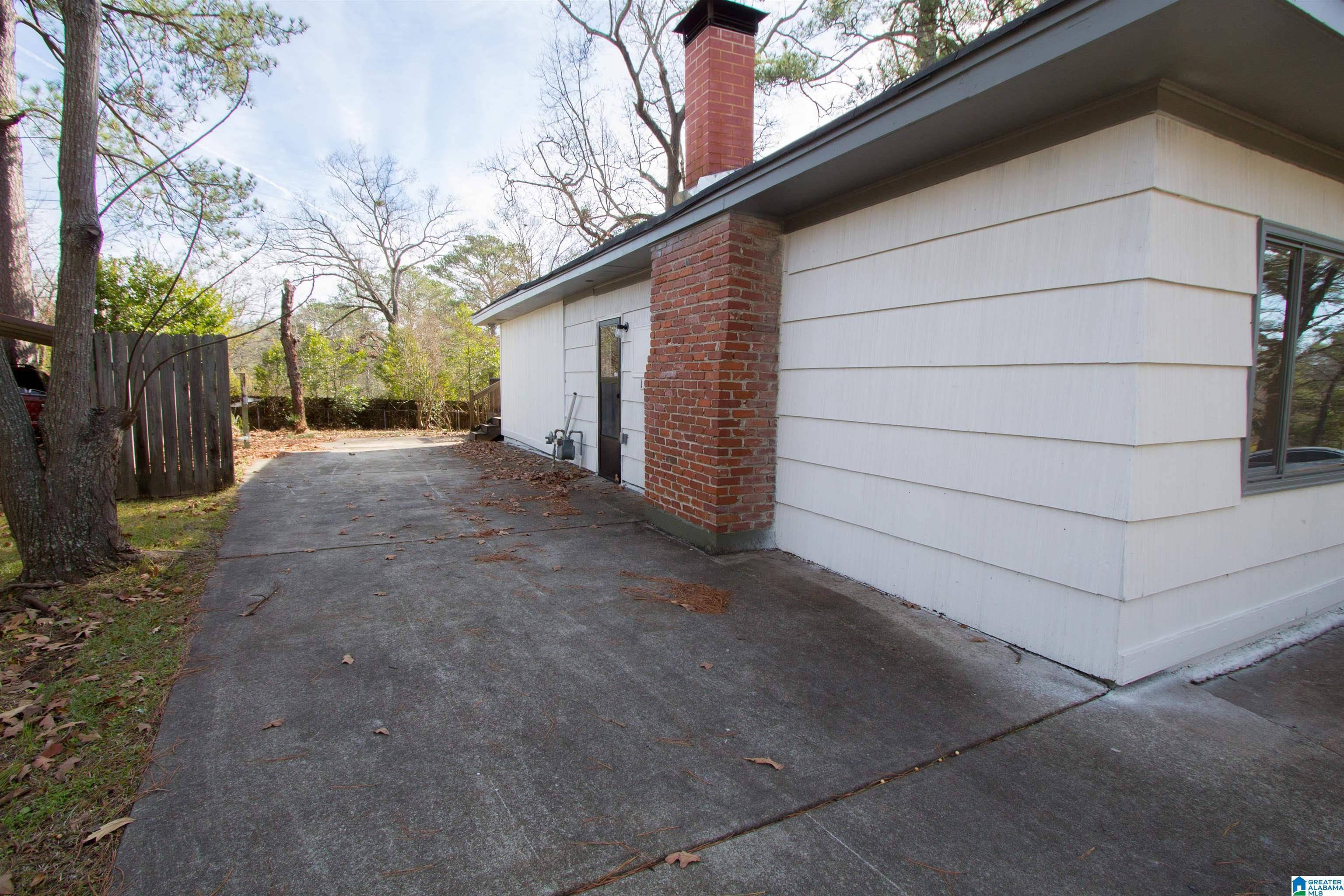 Fairfield, AL 35064,717 OAKLAND DRIVE
