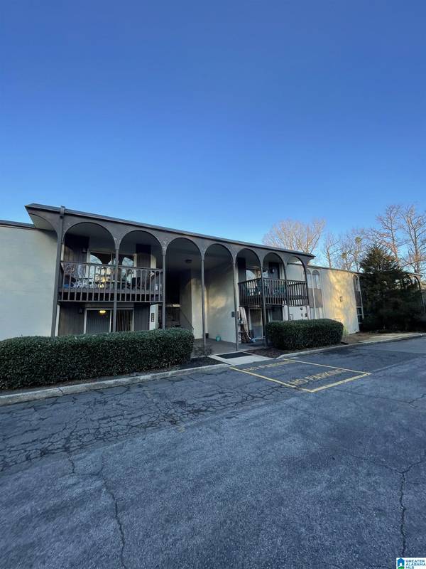 3029 MASSEY ROAD #D, Vestavia Hills, AL 35216