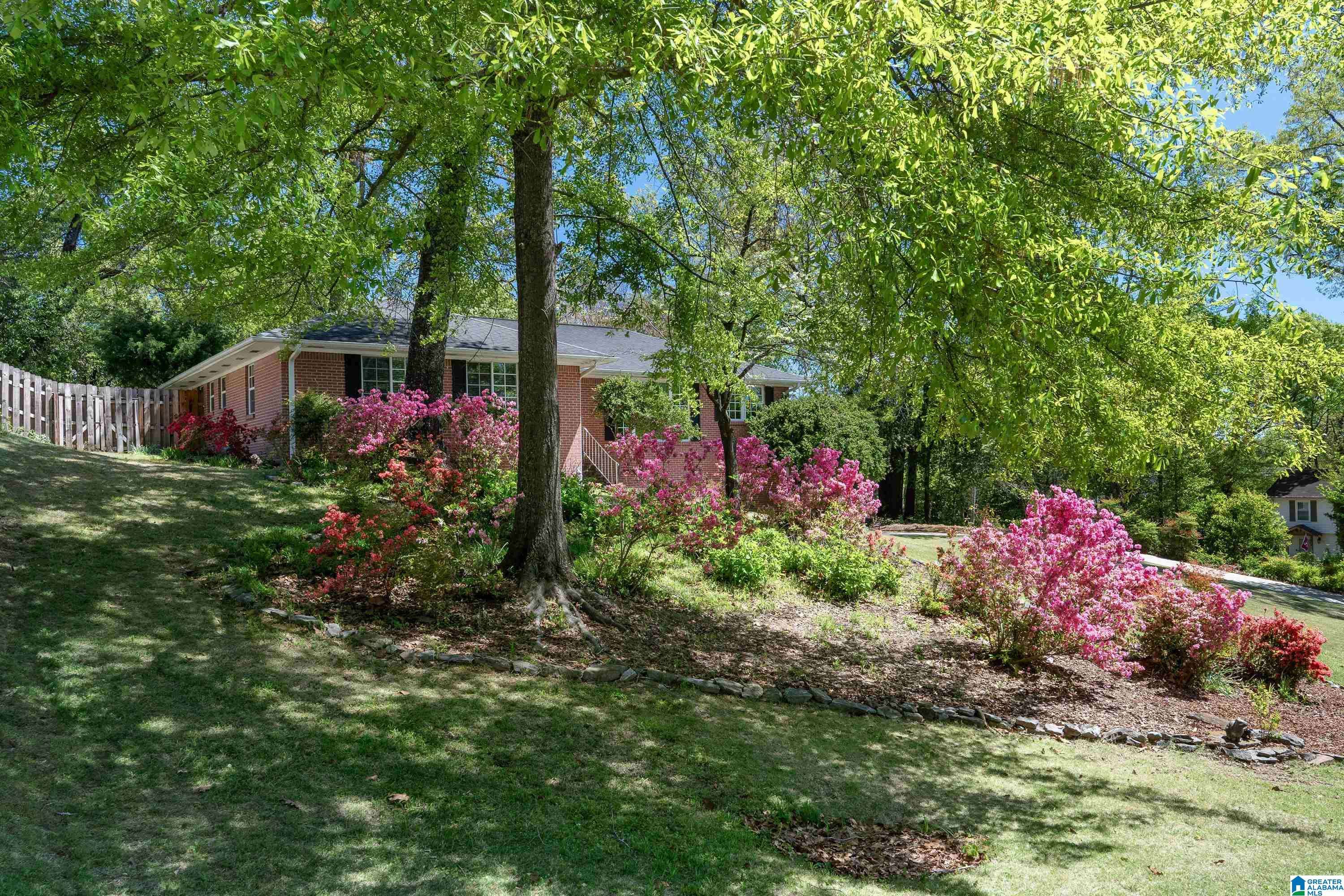 Vestavia Hills, AL 35216,1876 GLENDMERE DRIVE