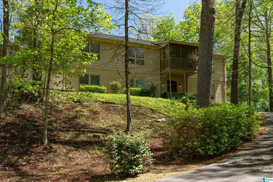 3569 HAMPSHIRE DRIVE, Mountain Brook, AL 35223