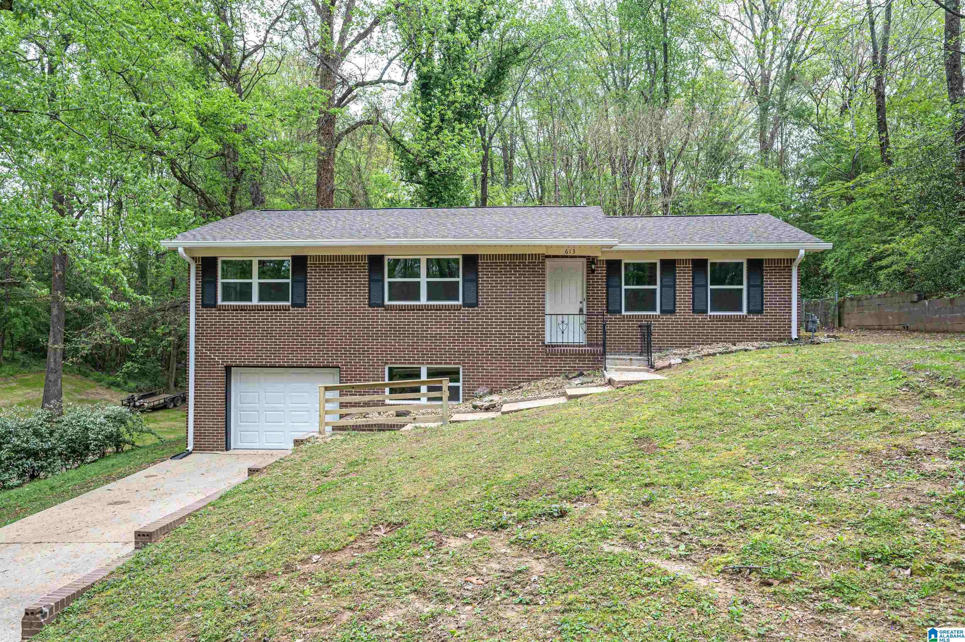 613 3RD AVENUE, Pleasant Grove, AL 35127