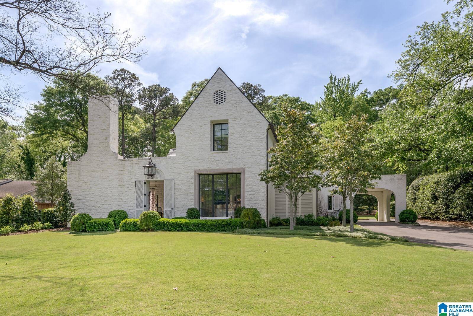 2308 COUNTRY CLUB PLACE, Mountain Brook, AL 35223