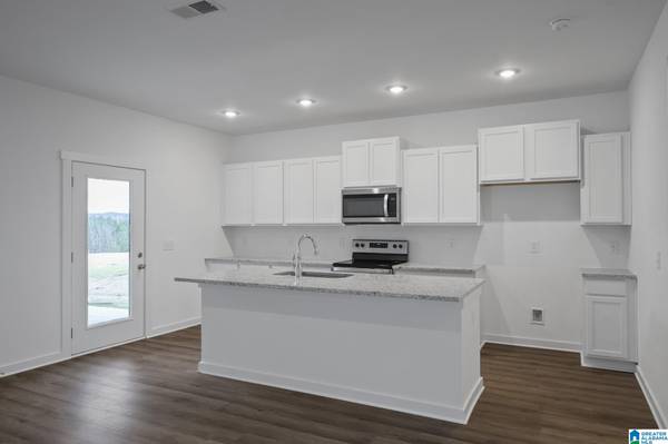 Hueytown, AL 35023,7082 VALLEY BRIDGE ROAD