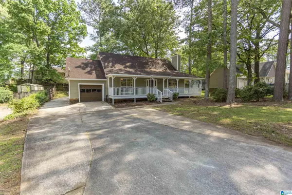 8488 LANEWOOD CIRCLE,  Leeds,  AL 35094