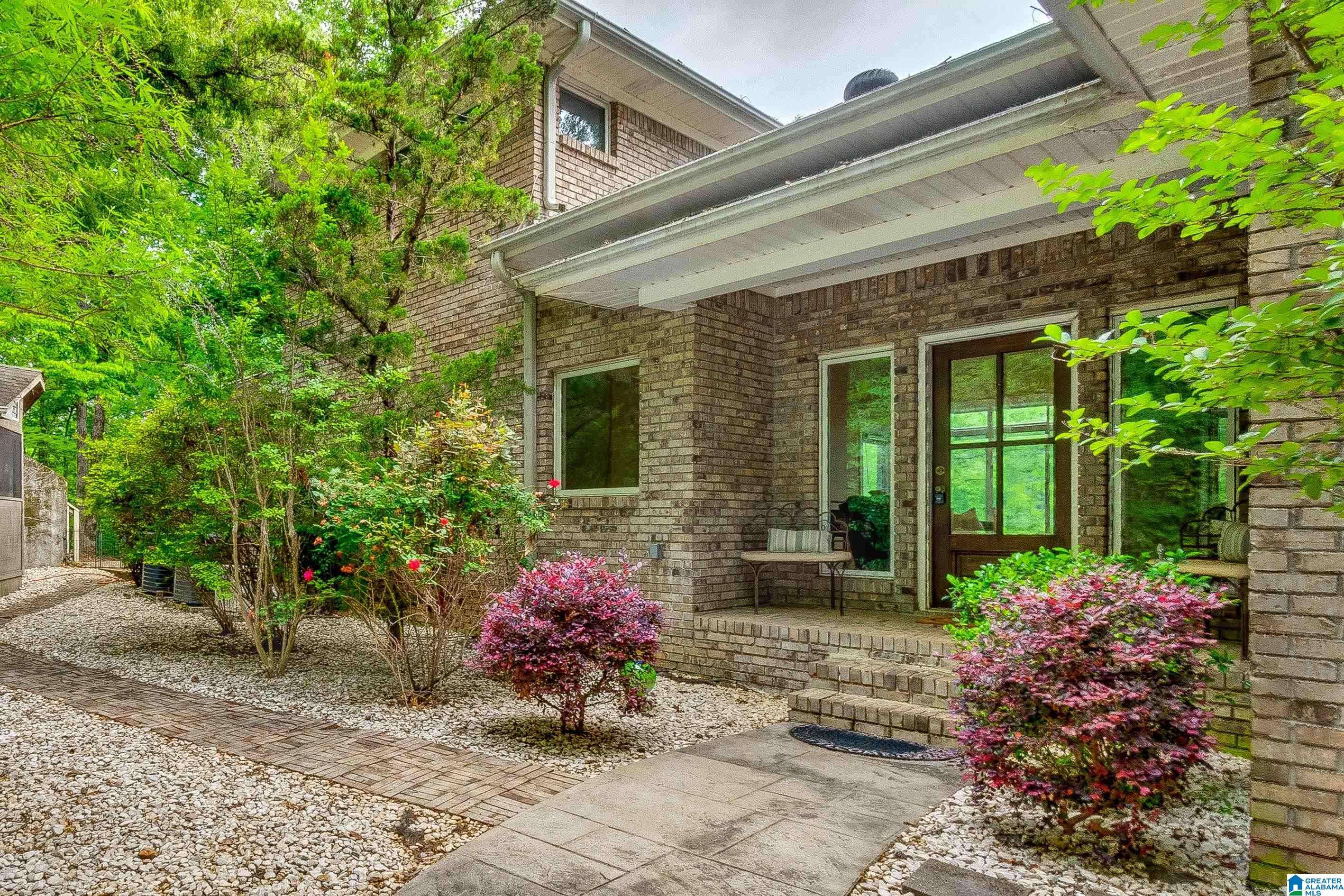 985 COUNTY ROAD 476, Clanton, AL 35046