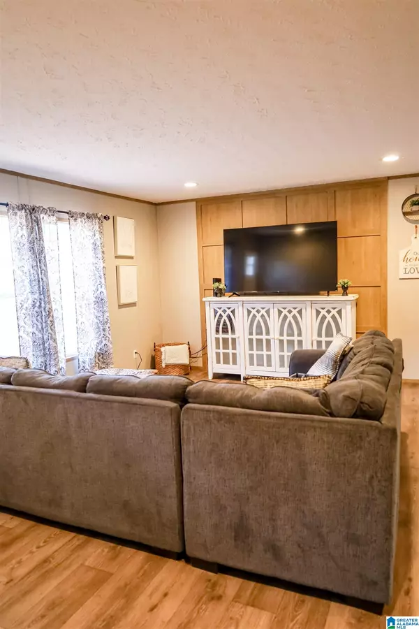 Munford, AL 36268,264 ROLLING HILLS LANE