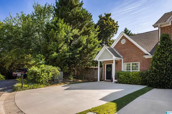 Vestavia Hills, AL 35243,3024 TWIN OAKS DRIVE