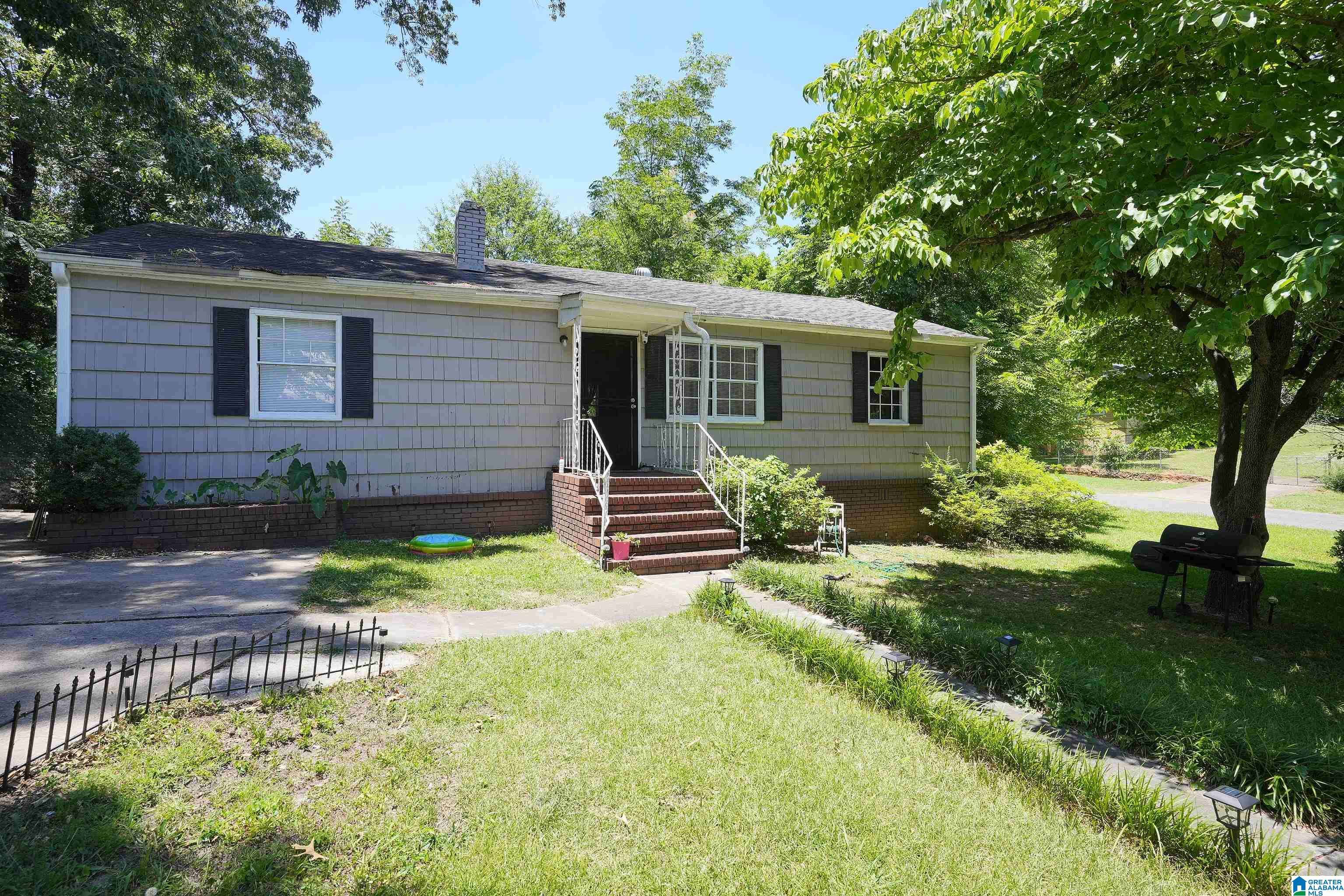 215 1ST AVENUE, Midfield, AL 35228
