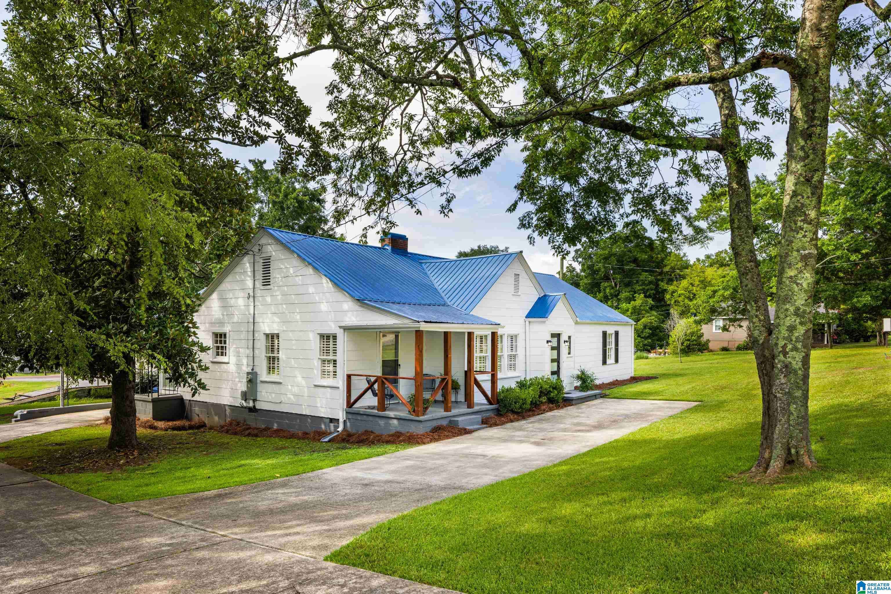 Oneonta, AL 35121,109 4TH AVENUE W