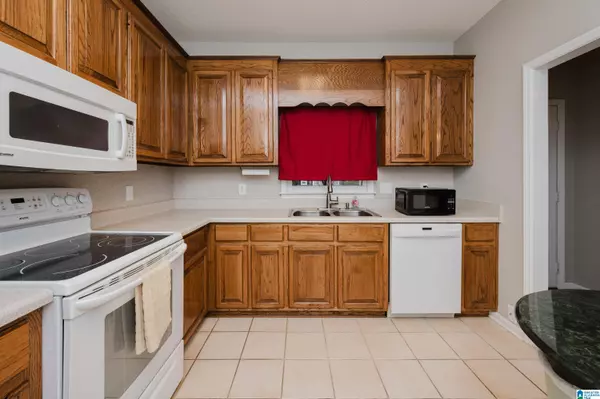 Vestavia Hills, AL 35216,2212 ASCOT LANE