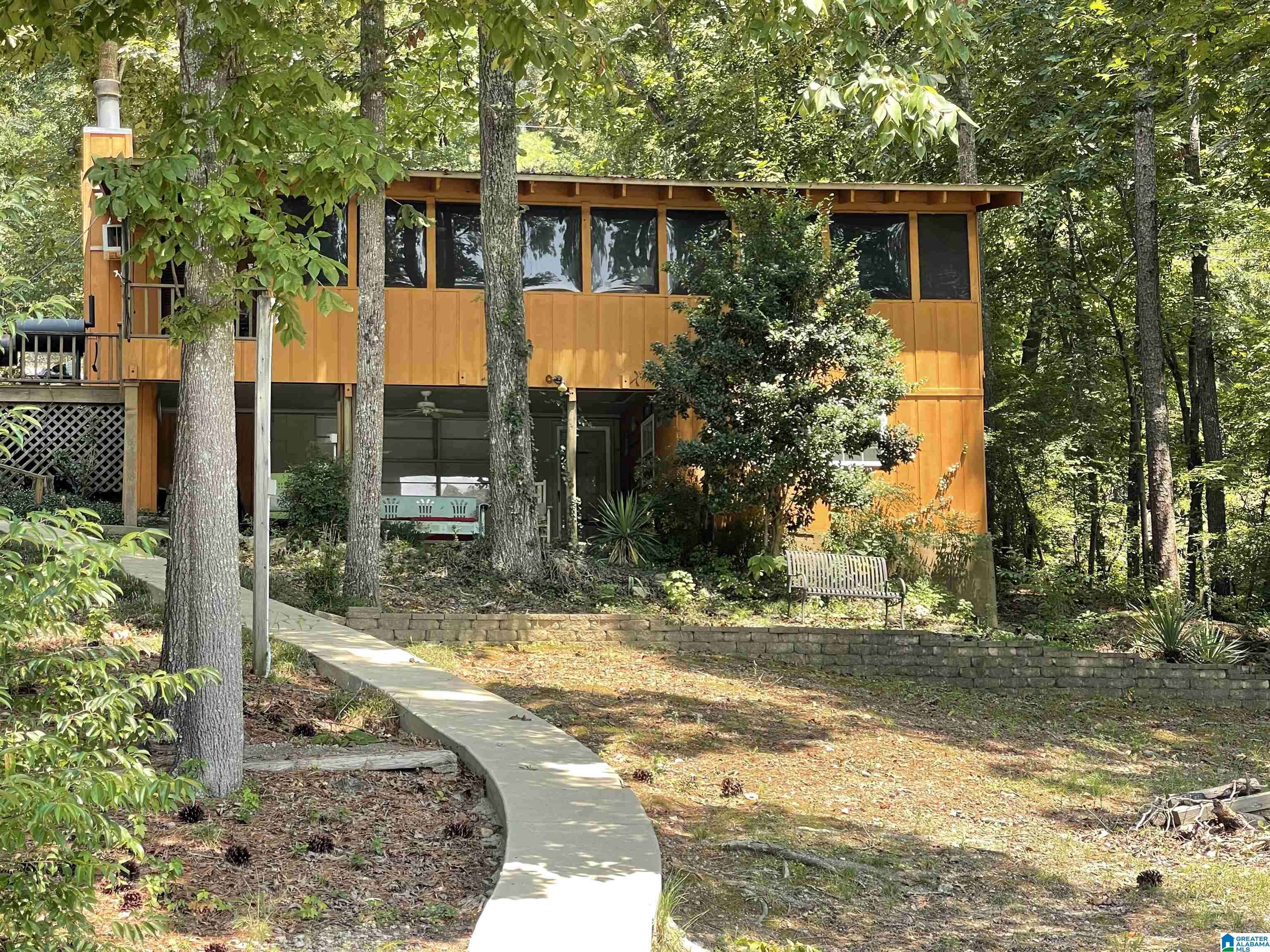 805 N LAKESHORE DRIVE, Talladega, AL 35160