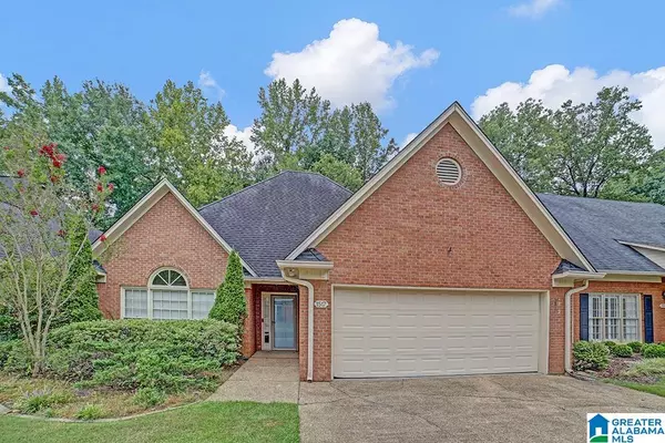 Vestavia Hills, AL 35216,1517 ASHLEY WOOD CIRCLE