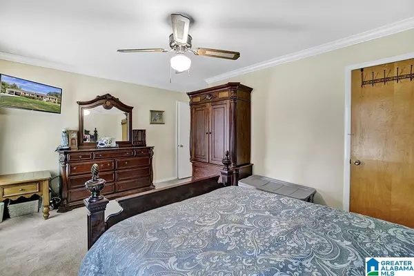 728 MADELINE DRIVE Birmingham, AL 35214