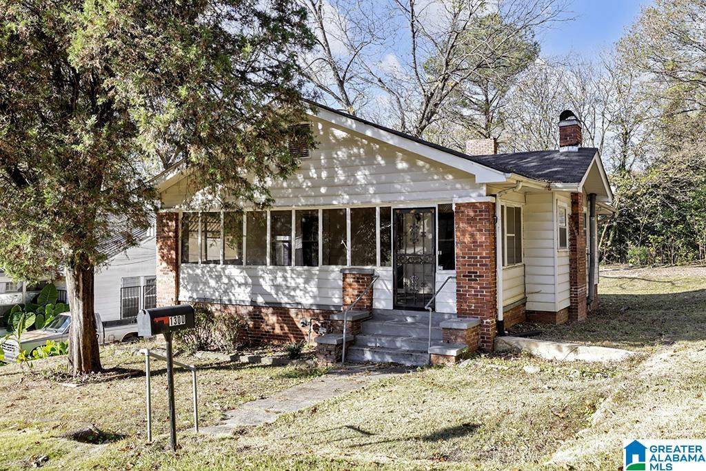 1300 9TH AVENUE, Midfield, AL 35228