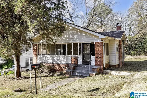 1300 9TH AVENUE, Midfield, AL 35228