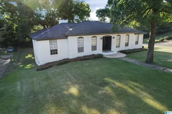 Fairfield, AL 35064,816 4TH AVENUE